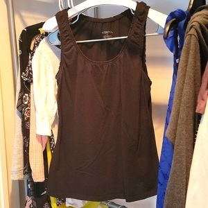 Ruffle detailed tank.  Non smoking home.